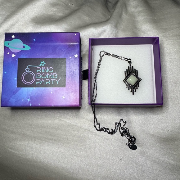 Bomb Party Jewelry - Bomb Party Galaxia Necklace - RBP2602
Super Nova - Glow in the Dark